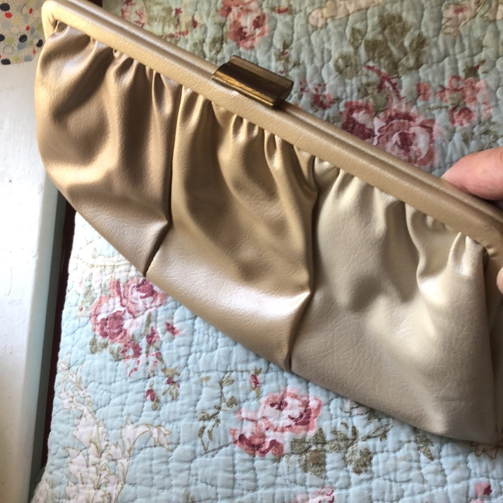 Vintage bag in three tones of beige